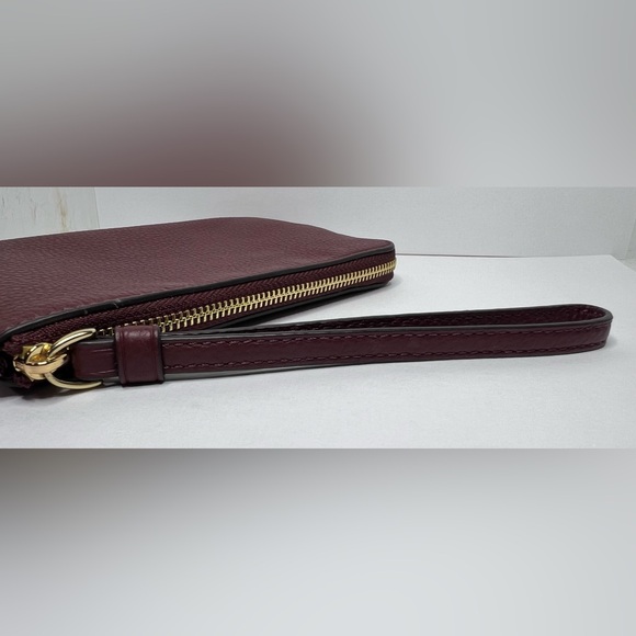 Coach Corner Zip Wristlet With Sagittarius IM/Wine Multi - Picture 10 of 10